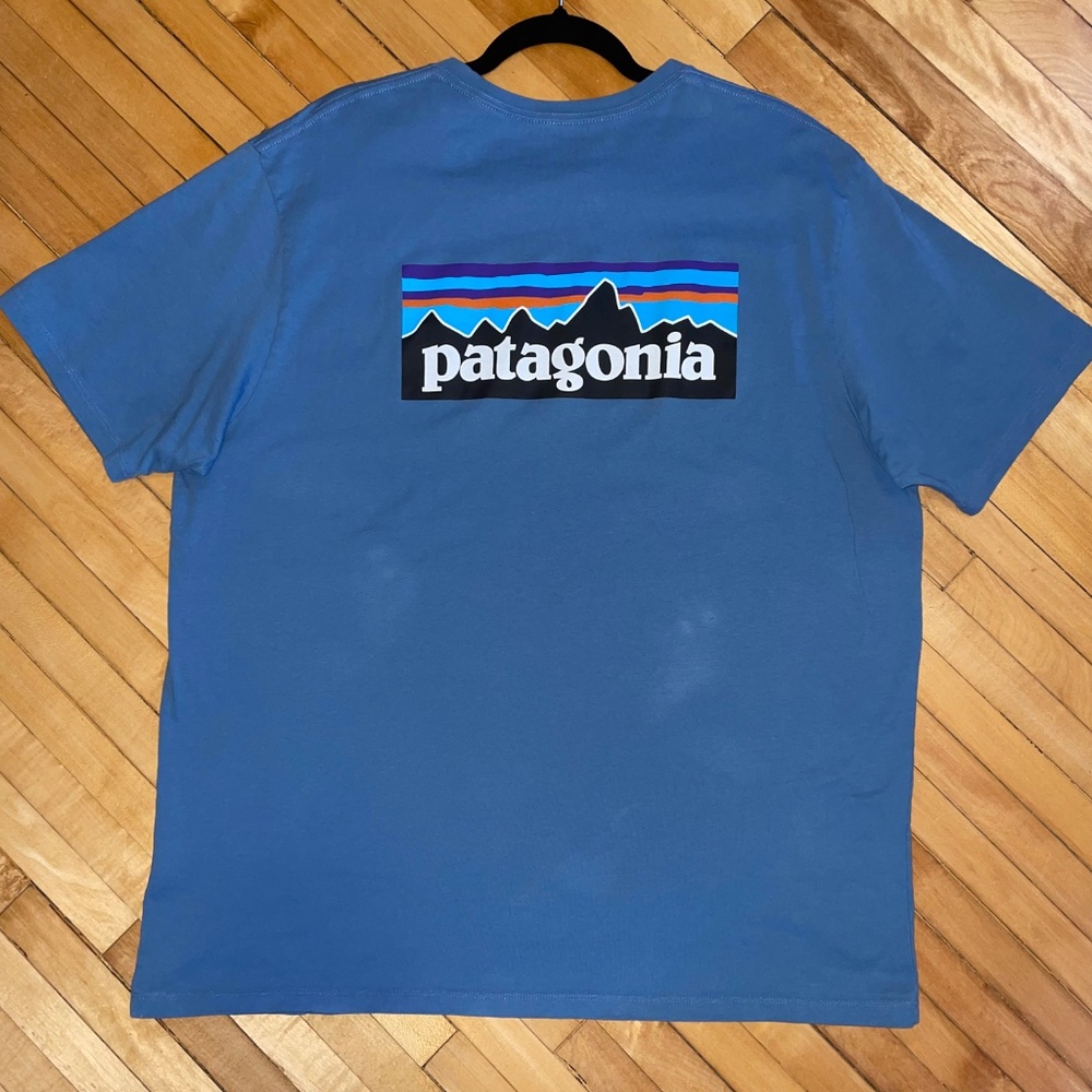 Patagonia Men's P-6 Logo Organic Cotton Big Graphic Tee Blue XL